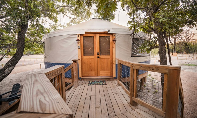 Bandera Cabina | Blue Jay Yurt/Cold A/C!! /Medina River/Hot Tub/Close to Town/River Yurt Village