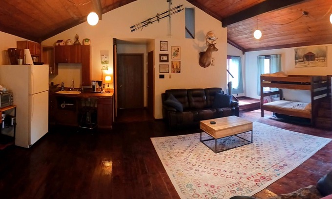 Queen Casa | Blue Knob Adventure Cabin Hike, Bike & Ski