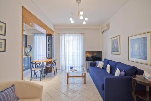 Dafni Apartamento | Blue Nest Elegant Reno Fully Equipt Apt near Metro