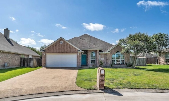 Wellborn Casa | Blue Oasis Close to Kyle Field