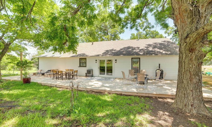 Westminster Cabaña | Blue Ridge Retreat on 10-acre Farm: Rural Reset!