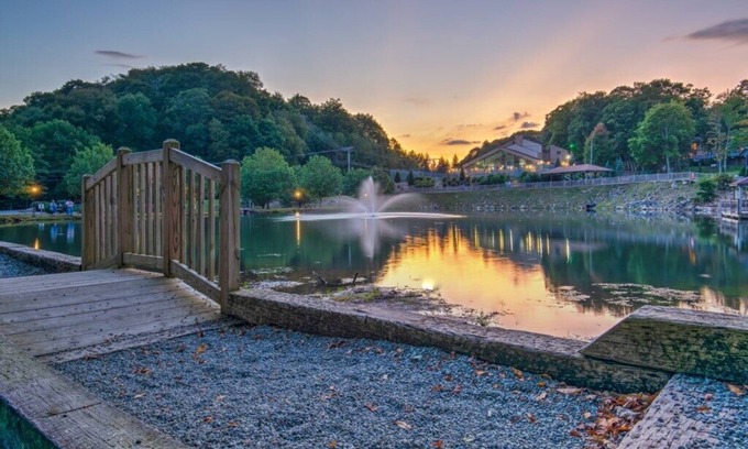 Banner Elk Villa | Blue Ridge Village (Banner Elk) 2 Bedroom Villa