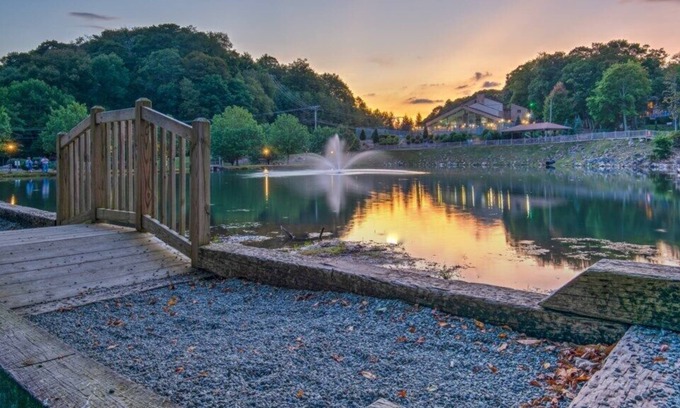 Banner Elk Villa | Blue Ridge Village (Banner Elk) -2 bedroom Villa