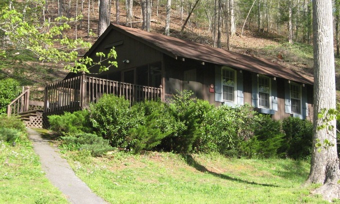 Unaka Cabaña | Blue Shutter Cottage en Bear Paw - ¡Escapada a la gran montaña!