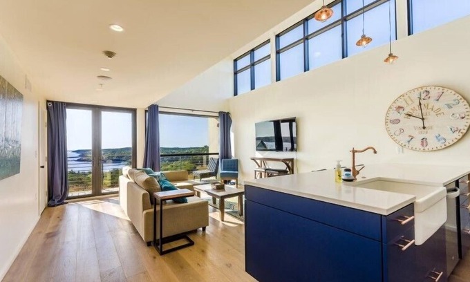 Randolph Hotel | Blue Vista Stone Lodge