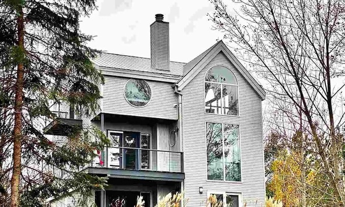 East Jordan Casa | Blue Water Peak