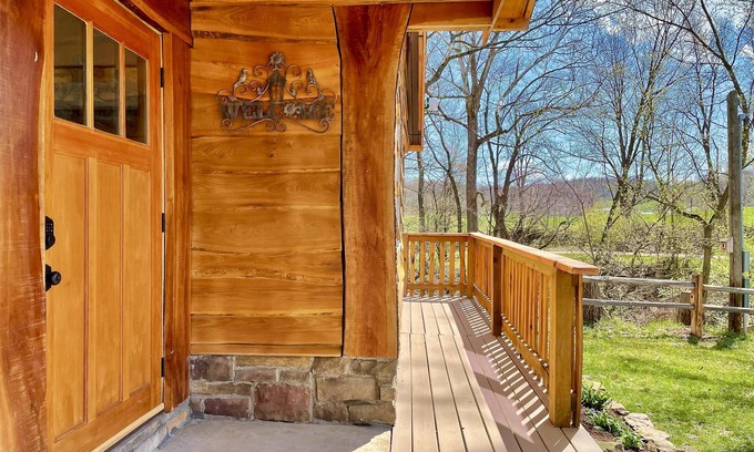 Lakeville Cabaña | Bluebird Hollow is a cozy little home in the woods