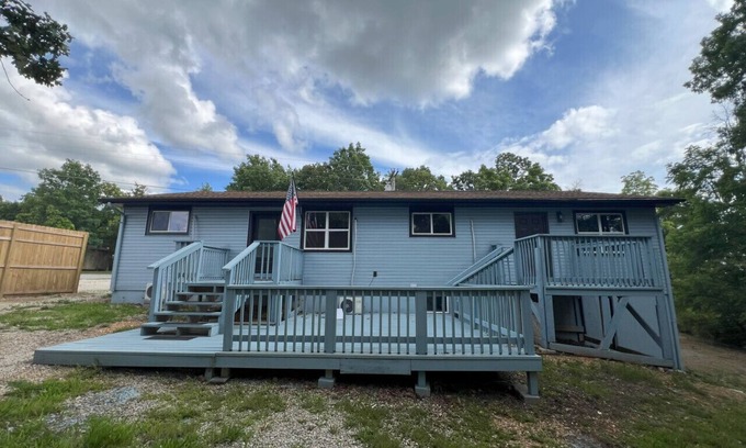 St. Robert Casa | Bluebird Liberty Cottage