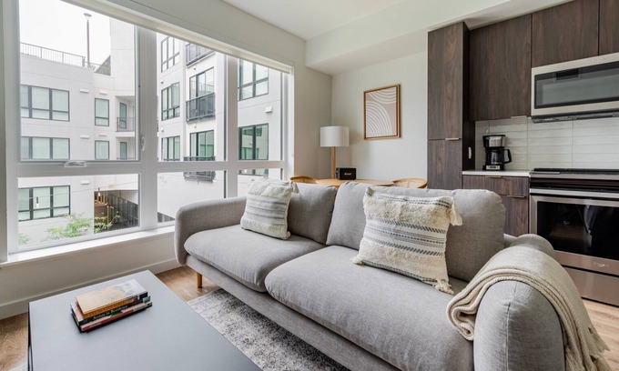 Downtown Oakland Apartamento | Blueground | Civic Center, view, nr Lake Merritt