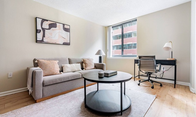 Radnor - Fort Myer Heights Apartamento | Blueground | Court House, pool & gym, nr memorials