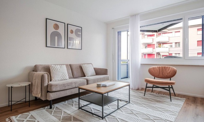 Dietikon District Apartamento | Blueground | Dietikon, balcony, nr Lindenplatz