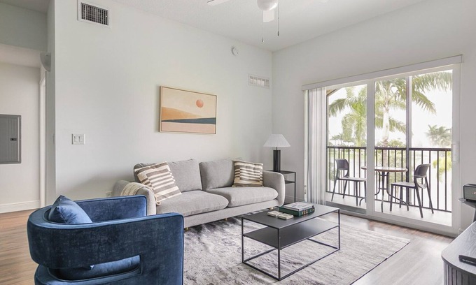Miramar Apartamento | Blueground | Miramar, pool, nr C.B. Smith Park