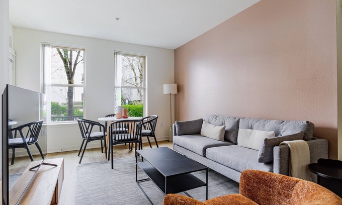 Northwest Bellevue Apartamento | Blueground | NW Bellevue, gym & bbq, nr park