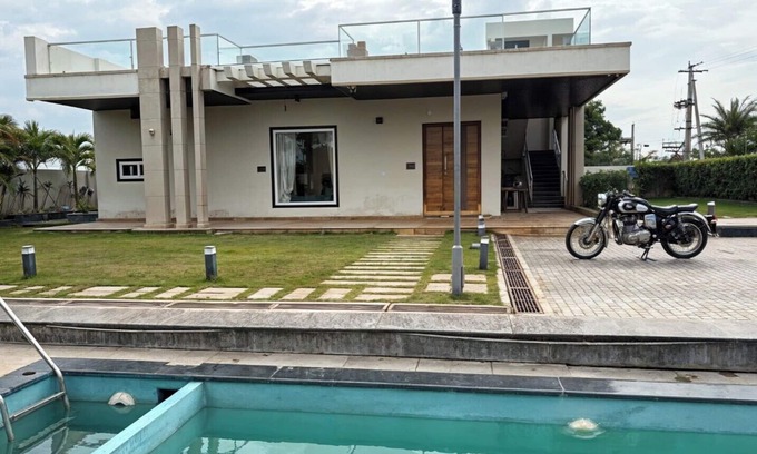 Bhongir Villa | Bluewater Farms 2BR Villa with Private Pool by Homeyhuts