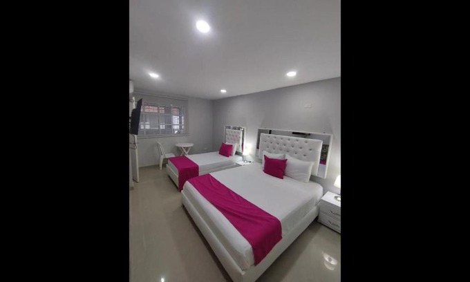 Marbella Cabina | Bm-1 room near the sea with air conditioning and WIFI