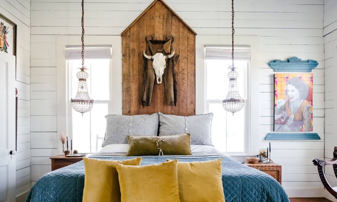 Burton Otro | BNR Farmstead- The Farmhouse + 15 min from Round Top!