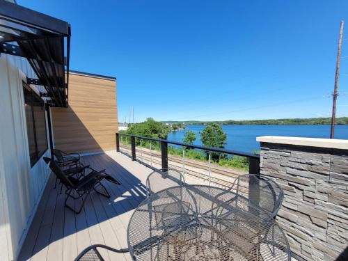 Traverse City Casa | Boardman Ridge Penthouse Close to Town