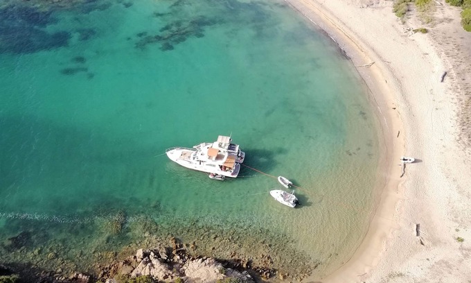 Corse-du-Sud Alquiler De Eote | Boat at the quay in the heart of the city, old port Ajaccio - atypical luxury