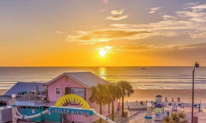 Edgewater Casa | Boat. Beach. Surf !!! 5 Min from NSB. Walk to Little Beach on Intercoastal.