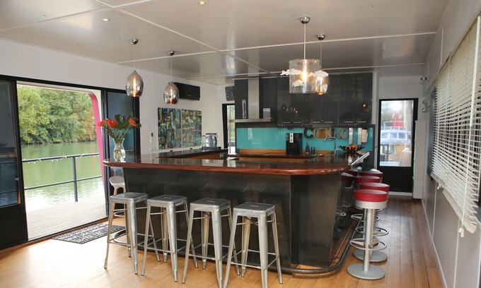 Bougival Alquiler De Eote | Casa flotante Loft en Yvelines en Ile de France a 15 km Pte Maillot