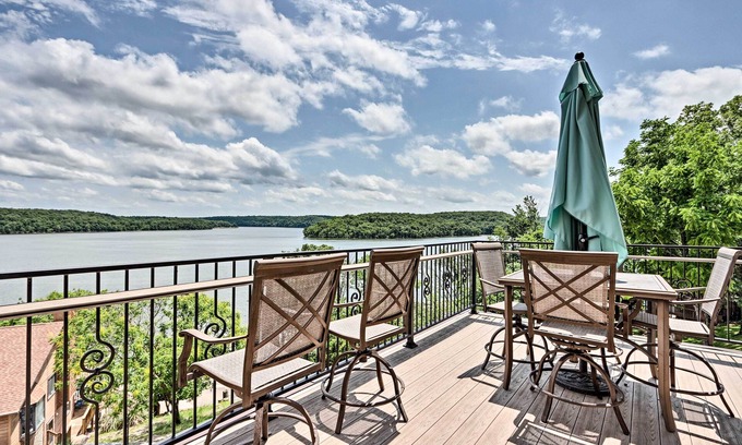 Kaiser Casa | Boat Dock & Kayaks: Luxury Lake of the Ozarks Home
