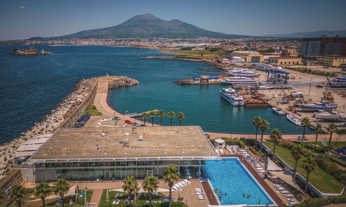 Mount Vesuvius - Pompei Alquiler De Eote | Boat 'Sorrento Coast On The' with Sea View and Air Conditioning