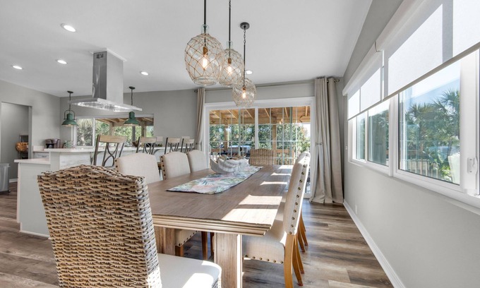 Gulf Breeze Casa | Boater’s Dream! Private Dock Gulf Access Pool Hot Tub Pet Friendly