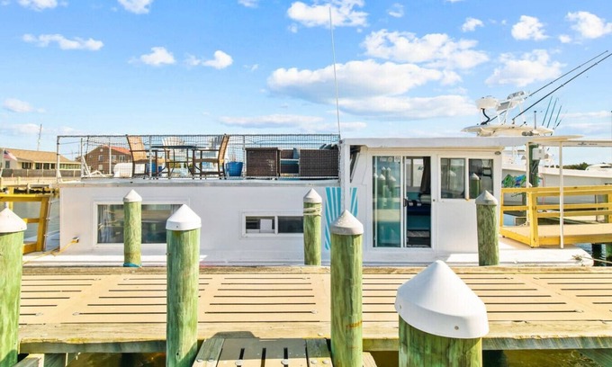 Cedar Point Alquiler De Eote | "BogueLandia" 5 Min from Emerald Isle! 2 Kayaks