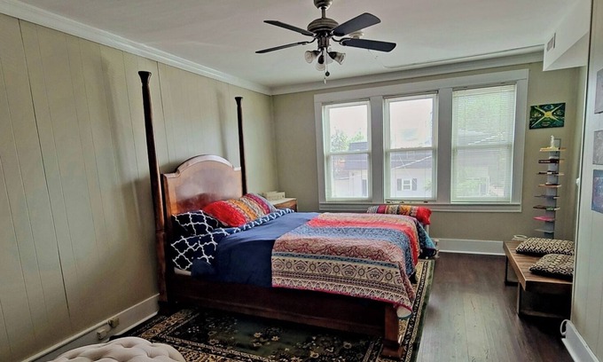 Lyons Apartamento | Bohemian Room for a King/Queen