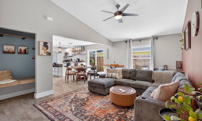 Alta Vista Casa | Boho Bungalow on Bahia Vista, 10 minutes to everything!