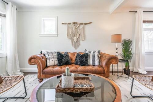 Niagara-on-the-Lake Casa | Boho Inspired NOTL Wine Country Private Home for 2