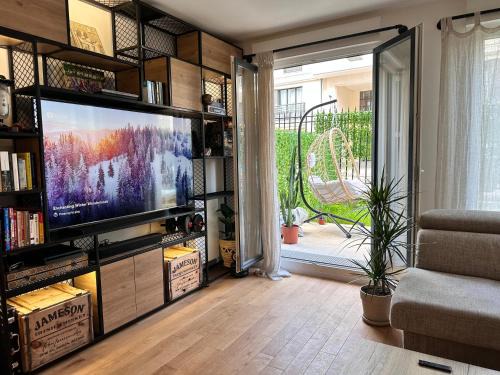 Clamart Apartamento | Boho style apartment - 8 mins from Paris Center - Garden and underground parking
