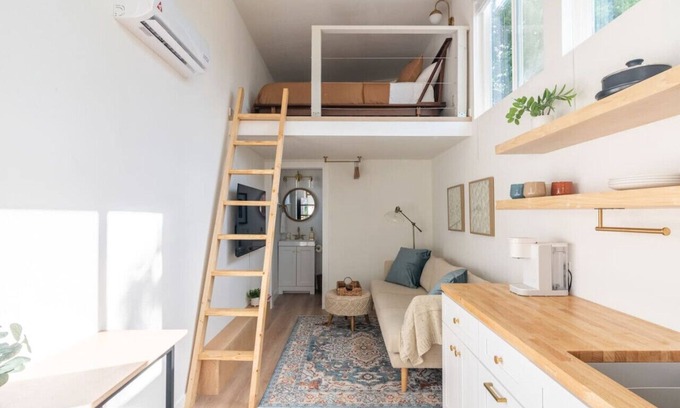 Blackshear-Prospect Hill Casa | BoHo Tiny Home - Walkable to East Austin’s Best!