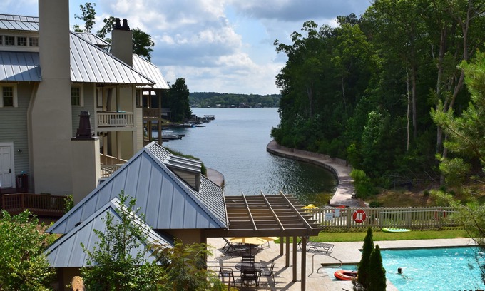 Alexander City Casa | BOLTON COVE: 12 Cricket Ln. Piscina, playa, parque infantil, alquiler de barcos - 3 casas disponibles