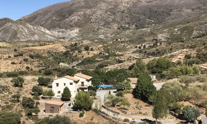 Guejar Sierra Casa | Bonito bungalow rodeado de montañas en Sierra Nevada