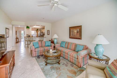 Bonita Springs Apartamento | Bonita Springs Condo with Community Pool Access!