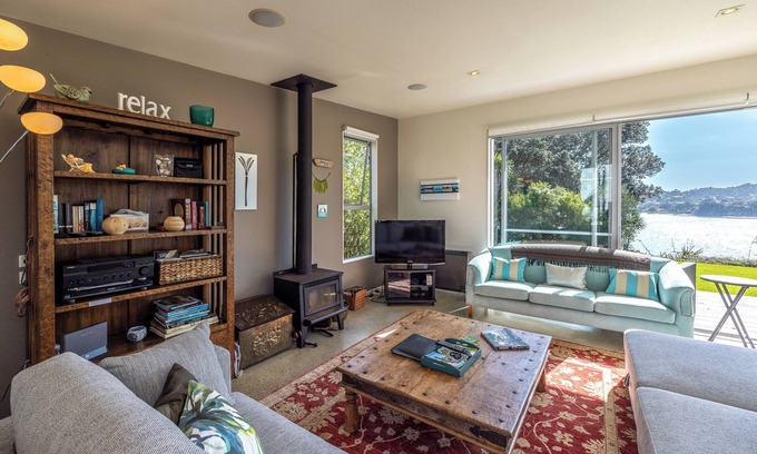 Surfdale Casa | Bonnie Doon l Be My Guest Waiheke