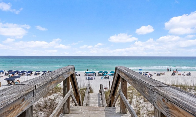 Seaspray Casa | Book 3 Nights & Get 4th Free *Walk To Surf Hut *Private Home*Beach & Pool Access