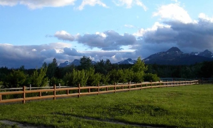 East Glacier Park Village Casa | Reserve hoy! Espectaculares vistas a la montaña!