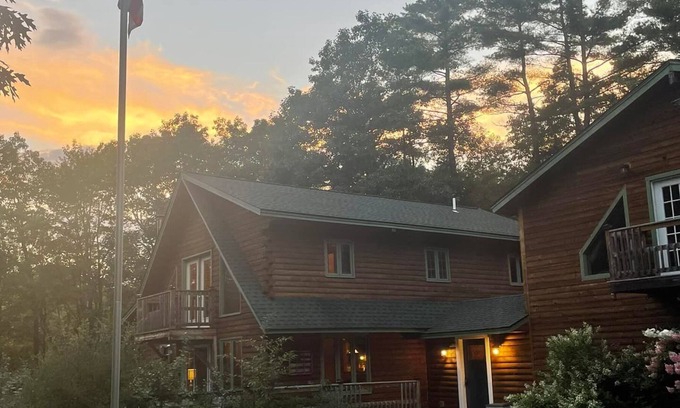 Oxford Cabina | Book your family 2023 relaxing. getaway!