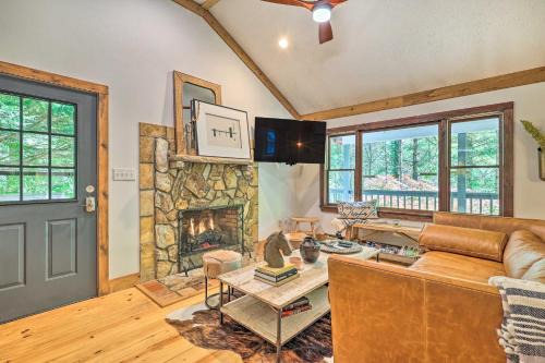 Boone Casa | Boone Hideaway with Deck, Grill and Forest Views!