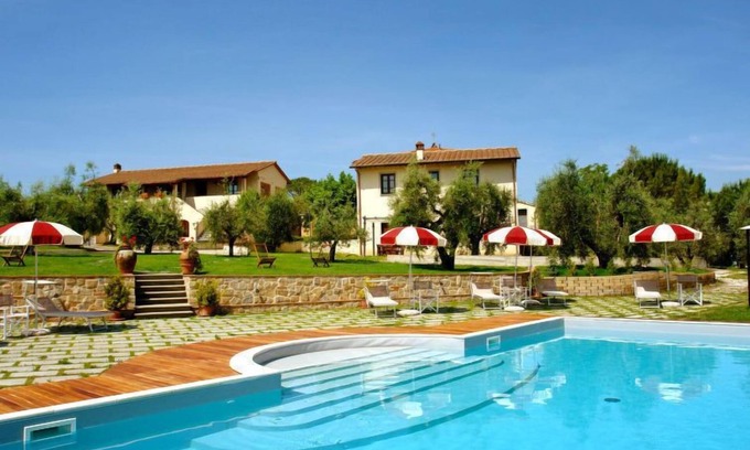 Cerreto Guidi Apartamento | Borgo Fontana by Interhome