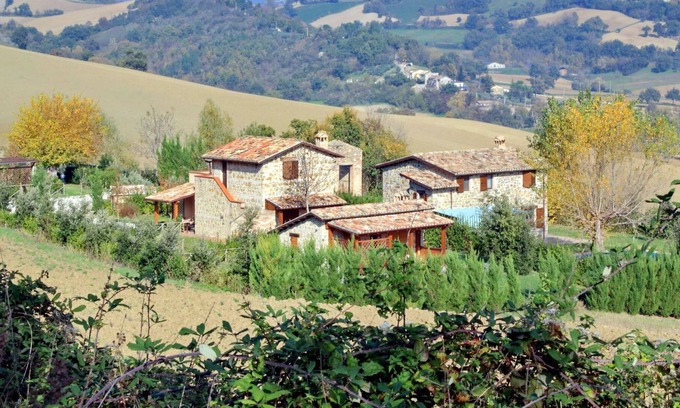 San Severino Marche Casa | maravillosa casa en el campo con piscina privada