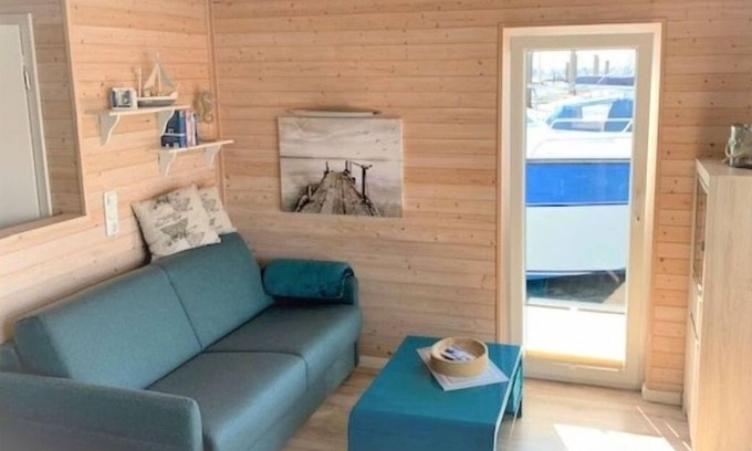 Burgstaaken Alquiler De Eote | Casa flotante premium en el lago
