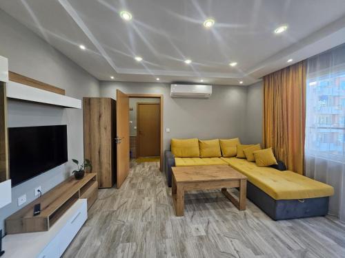 Plovdiv Apartamento | Boutique apartment yellow 1