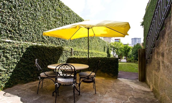 Centro / Baixa Apartamento | Boutique Rentals- Hidden Garden Porto's downtown