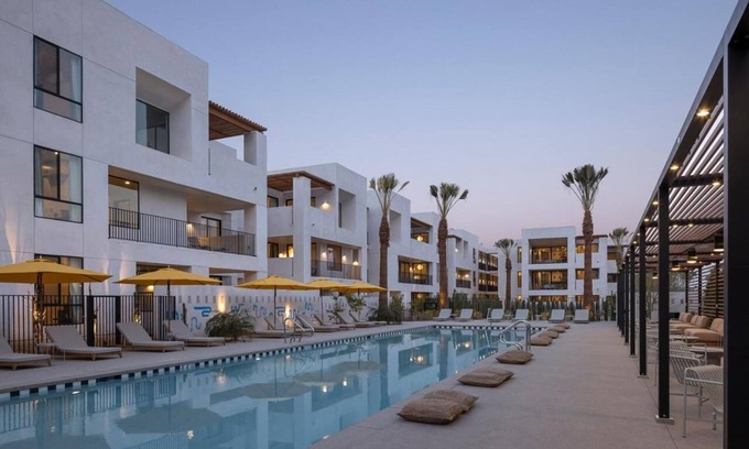 Downtown Palm Springs Hotel | Boutique Stay with Cozy Fire Pits, Poolside Dining & Scenic Views