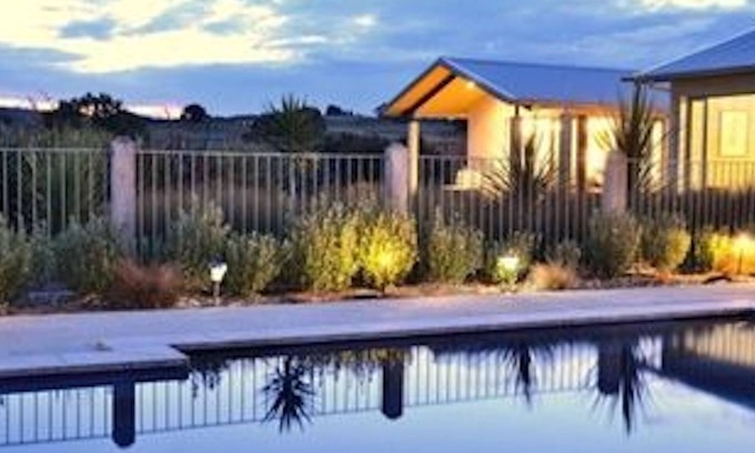 Haumoana Apartamento | Boutique, Unique, in Vineyard, with Bicycle Hire