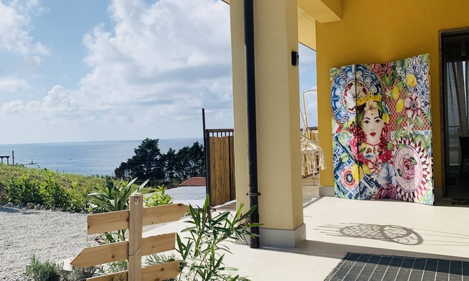 Briatico Condominio | Boutique villa apartment near Tropea with garden and breathtaking sea view
