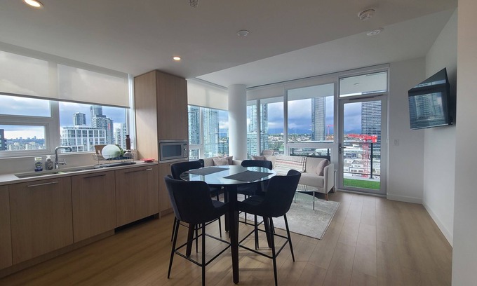 Burnaby Apartamento | BRAND NEW 2-bed apartment with view, gym, yoga room, and AC in central Burnaby